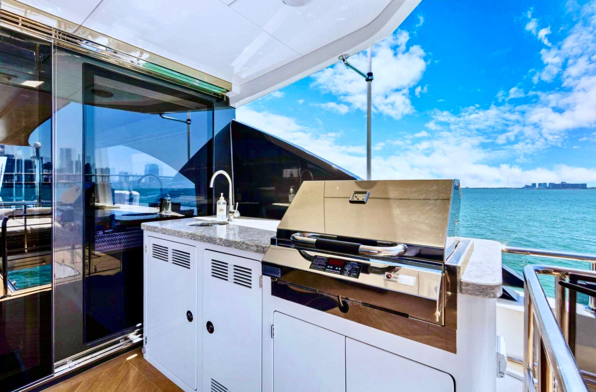 Ocean Alexander 28 | Make Big Happen