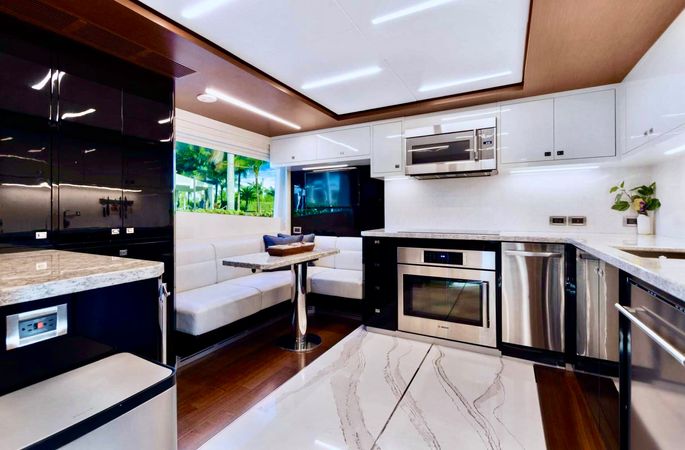 Ocean Alexander 28 | Make Big Happen