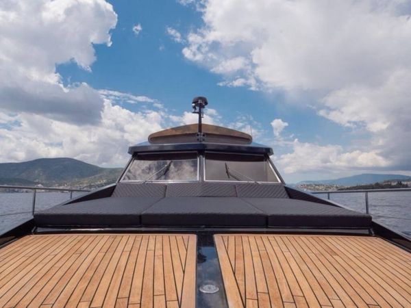 Posillipo Tobago 47 | Phoenix