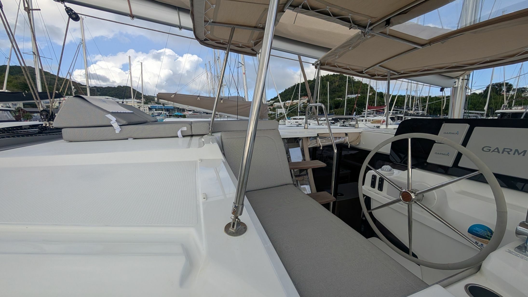Fountaine Pajot New 41 | Yellow Dog
