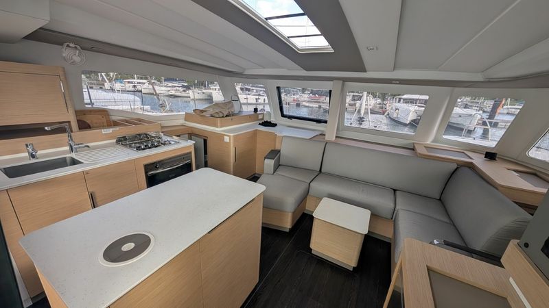 Fountaine Pajot New 41 | Yellow Dog
