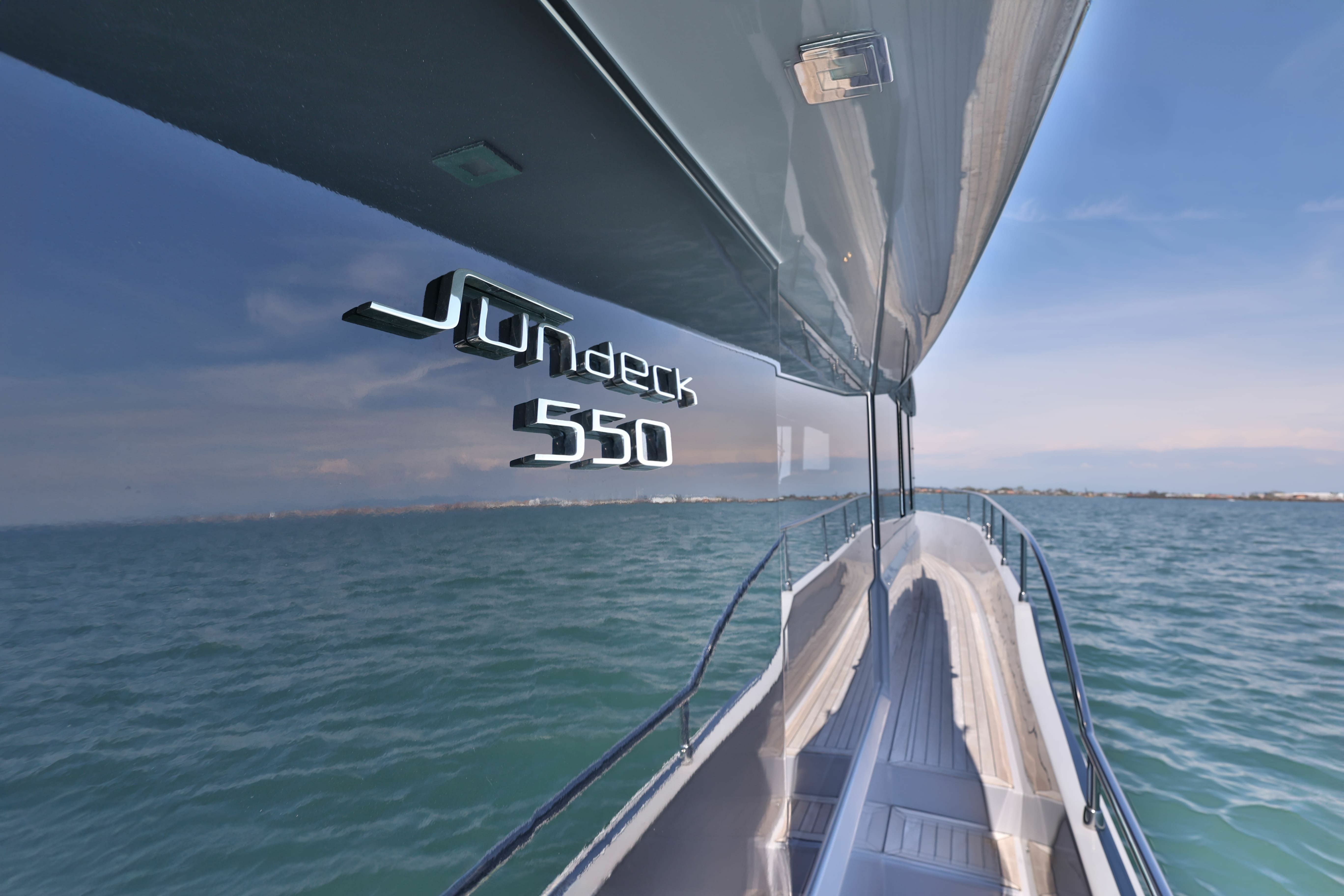 Sundeck 550 | Ephelide