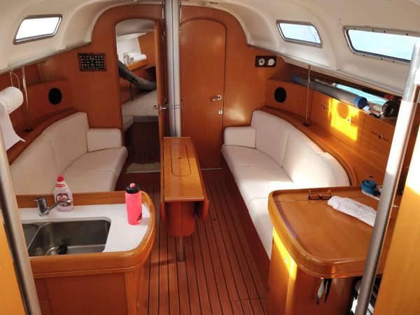 Beneteau First 40.7 | Fast Forward