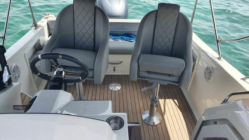 Atlantic Marine 690 | Toni