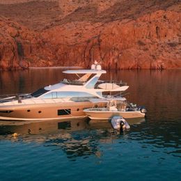 Azimut 66 | Mi Bluu