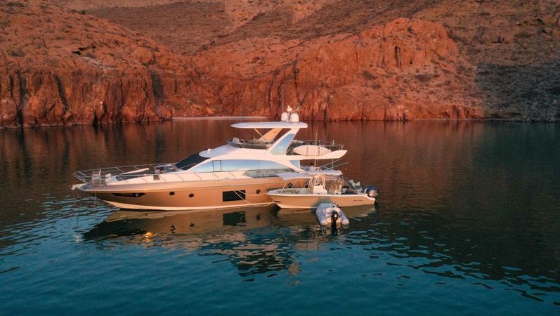 Azimut 66 | Mi Bluu