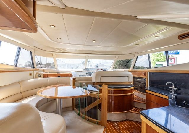 Sealine T51 | Levano