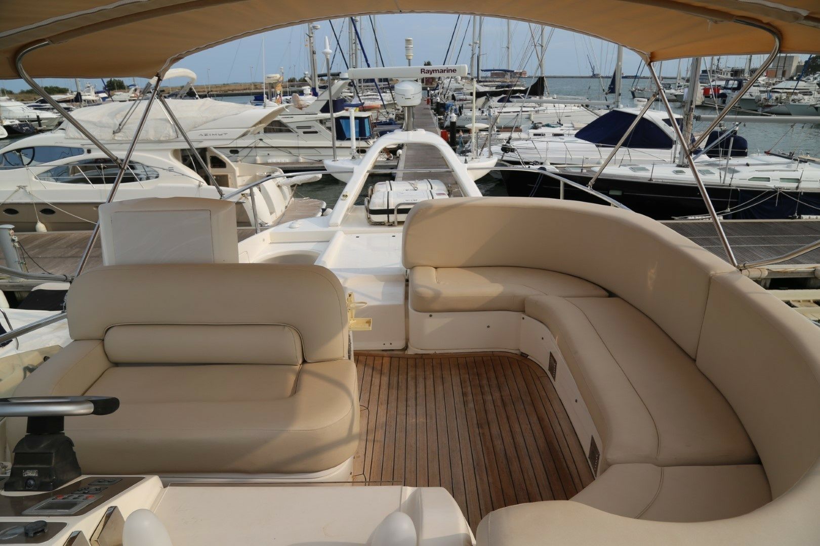 Sealine T51 | Levano