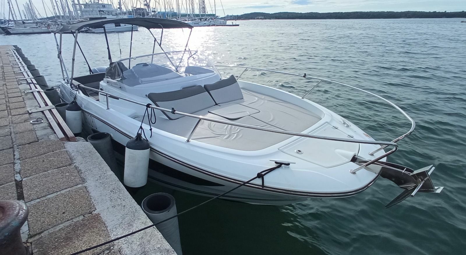 Jeanneau Cap Camarat 7.5 WA | Sofija