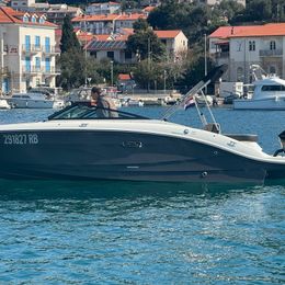 Sea Ray SPX 210 | 25