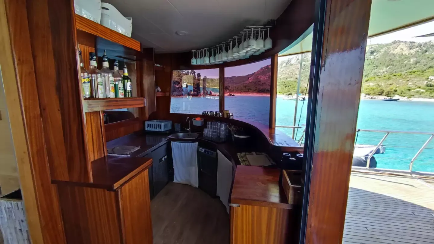 Motor Sailer 110 | Gold Wind