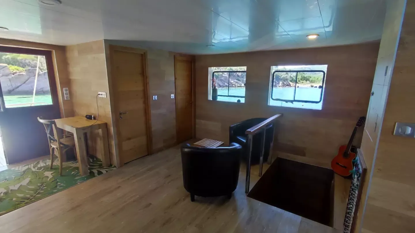 Motor Sailer 110 | Gold Wind