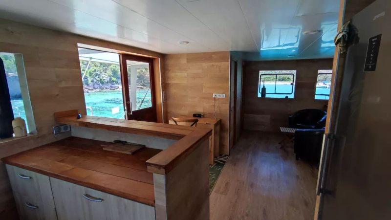 Motor Sailer 110 | Gold Wind