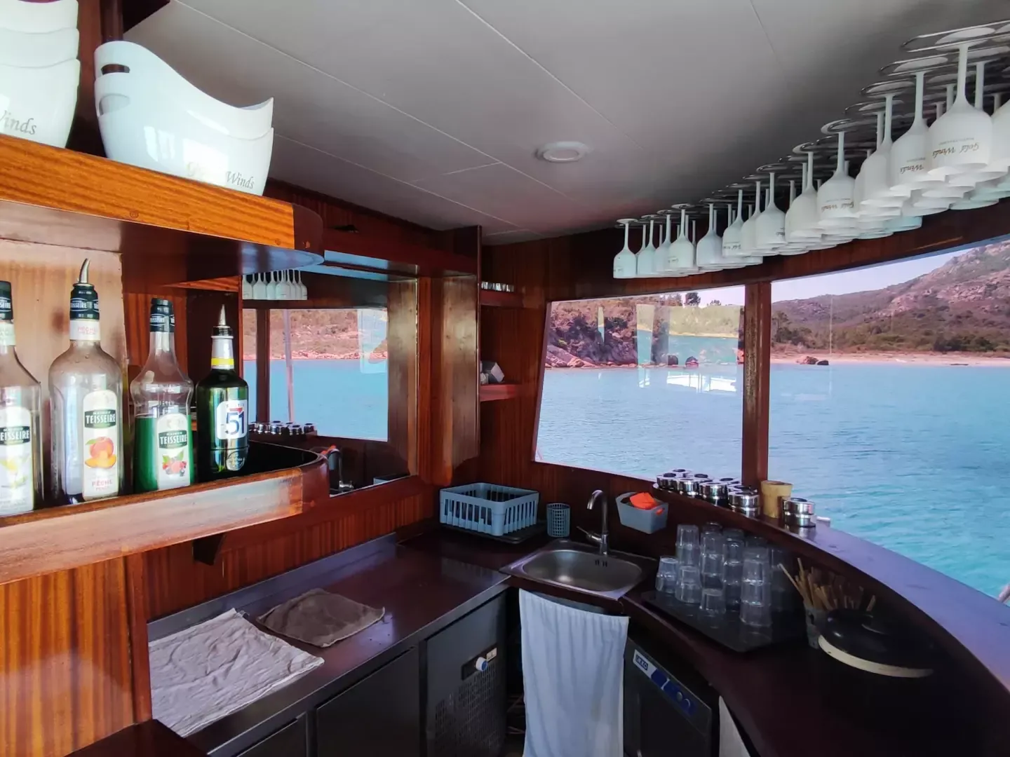 Motor Sailer 110 | Gold Wind