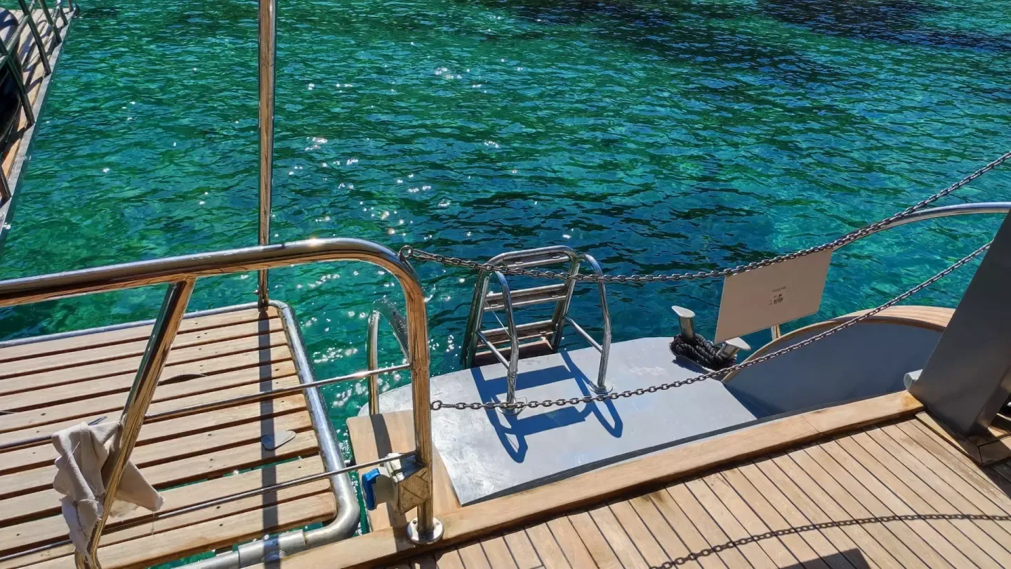 Motor Sailer 110 | Gold Wind