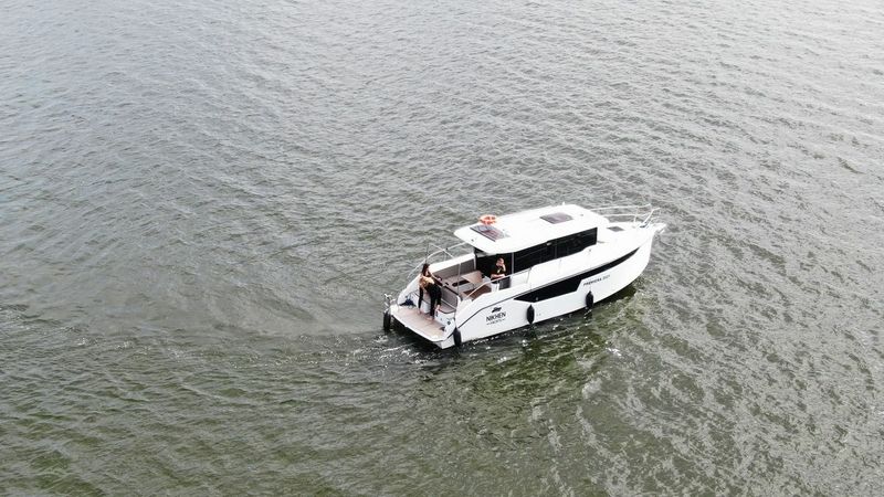 Nikhen Aquasun 34 Sedan | Butterfly