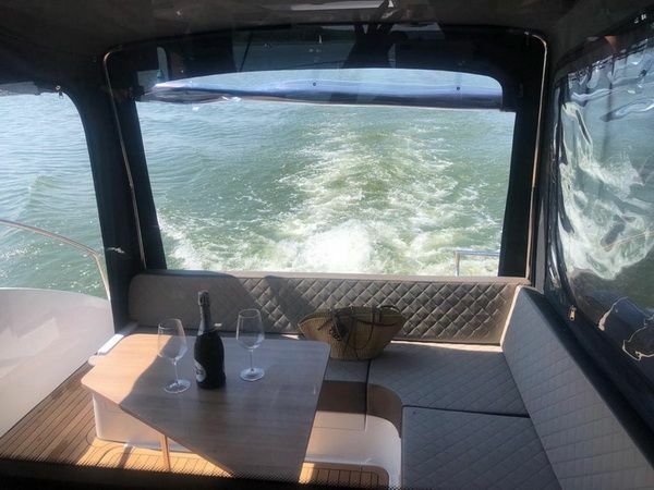 Nikhen Aquasun 34 Sedan | Butterfly