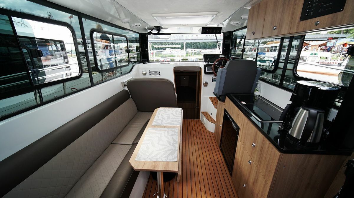 Nikhen Aquasun 34 Sedan | Butterfly