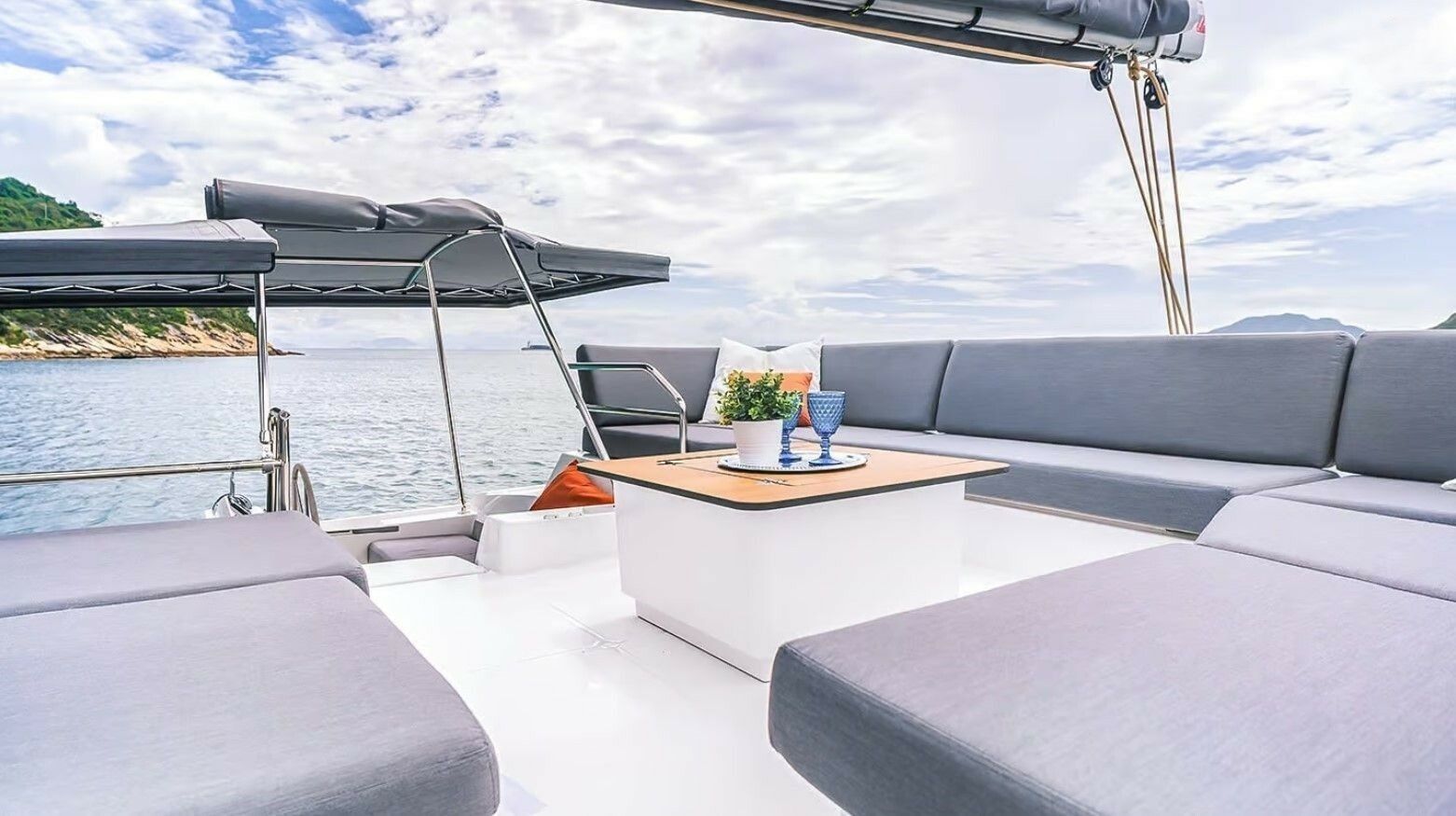 Fountaine Pajot Tanna 47 | Suedama