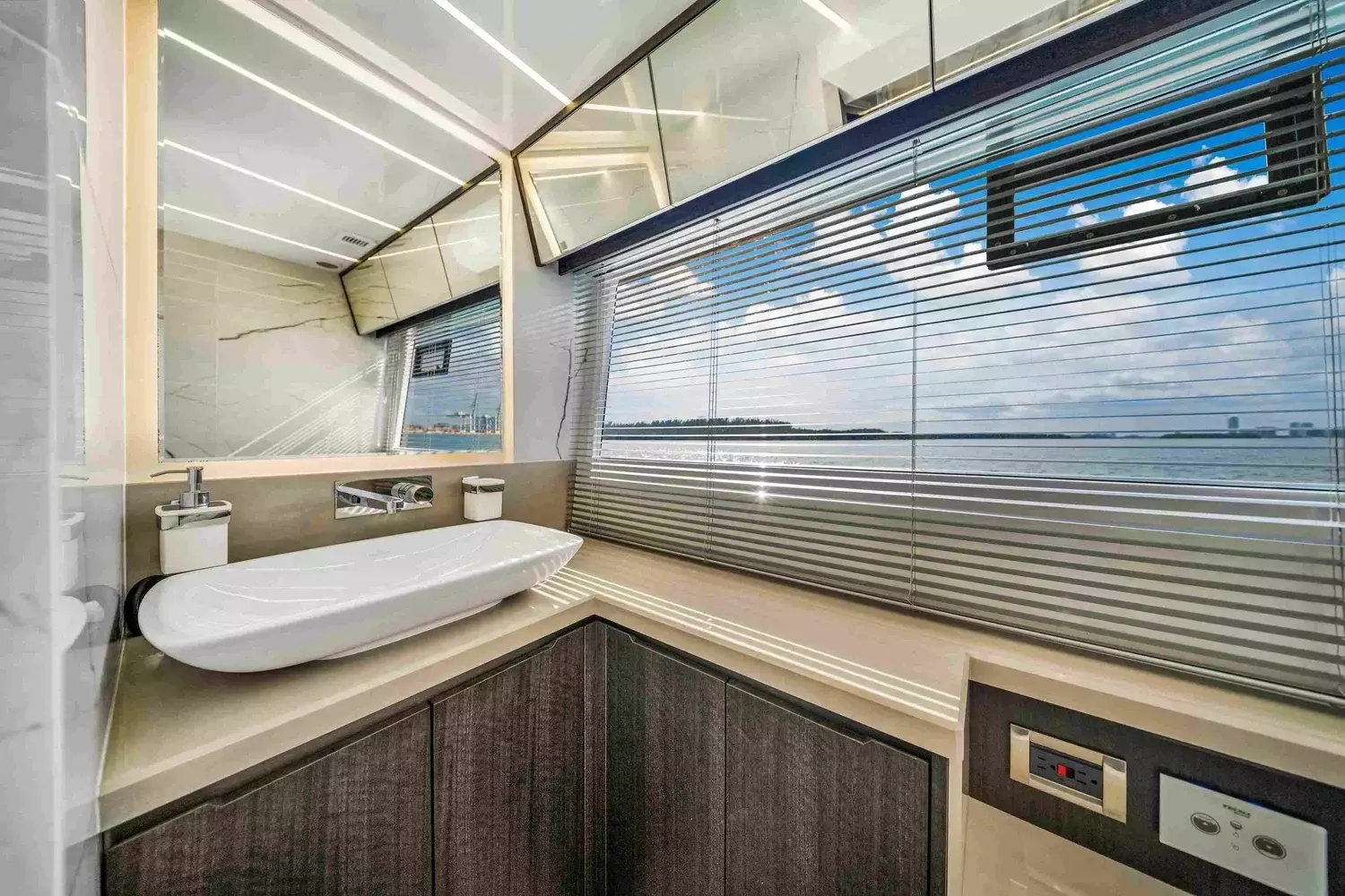 Galeon 640 Fly | Optimus Prime