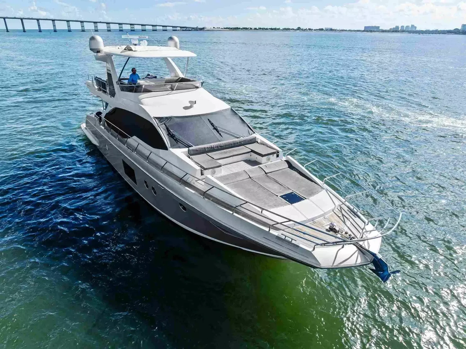 Azimut 66 | The One