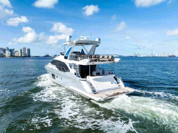 Azimut 66 | The One