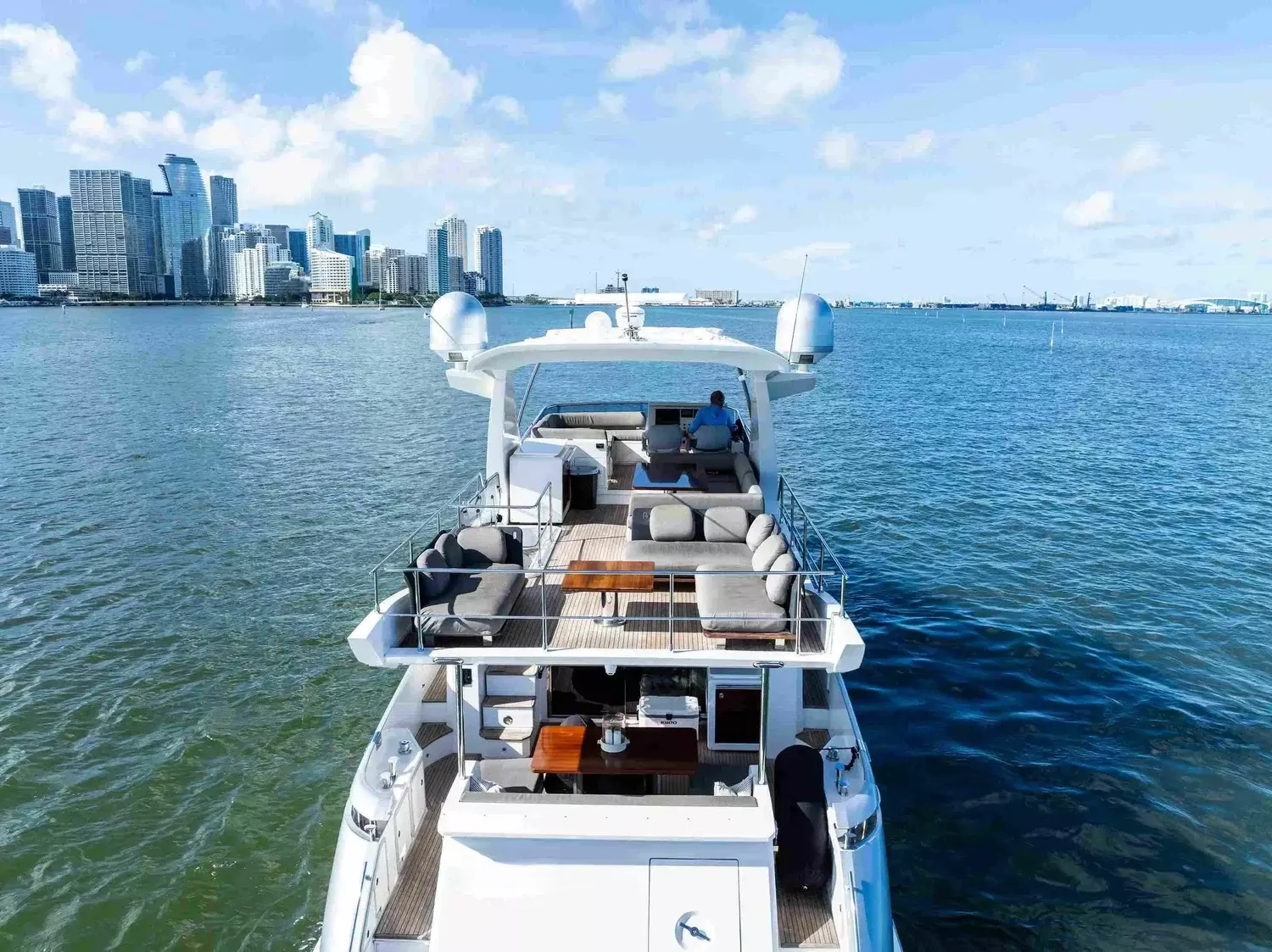 Azimut 66 | The One