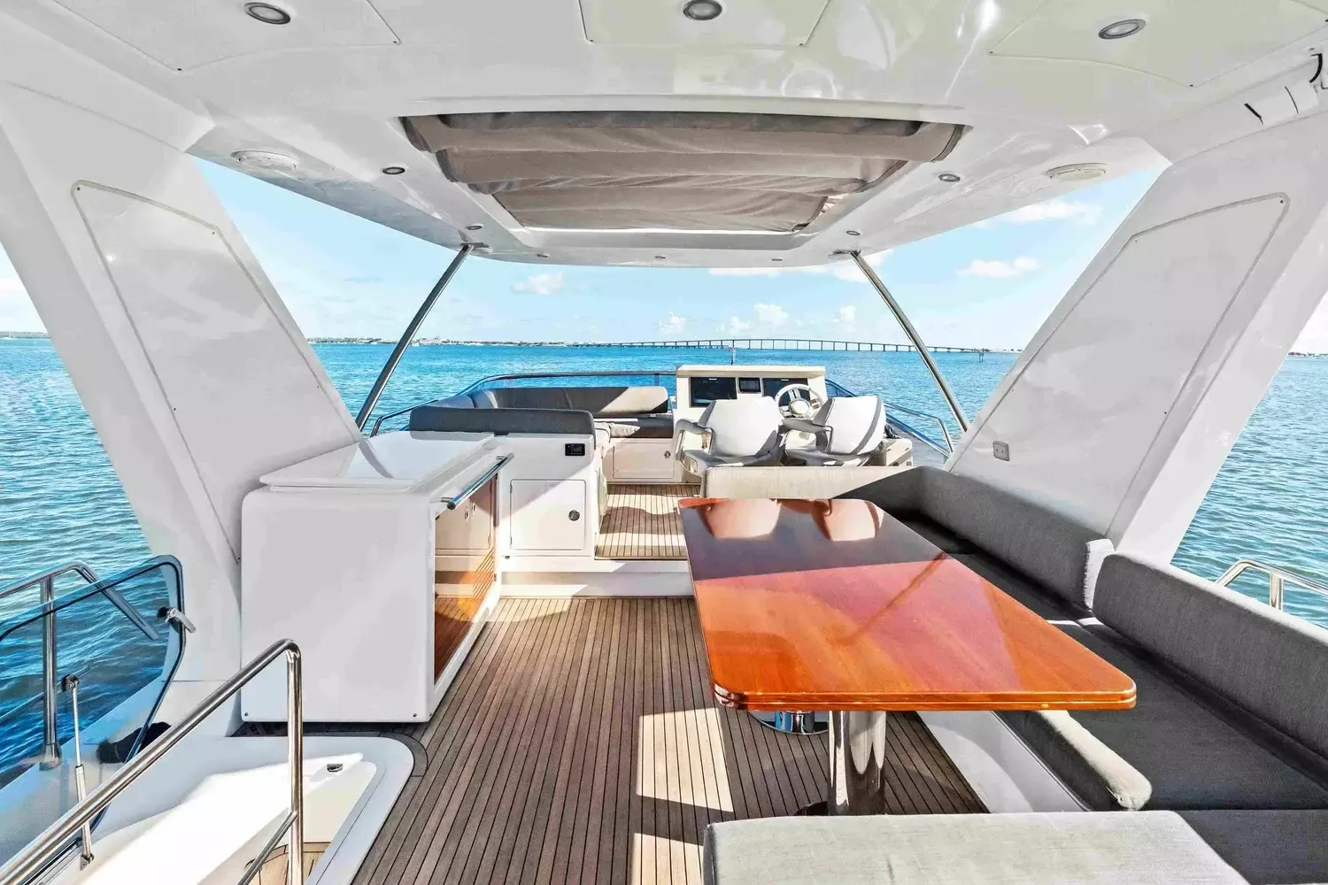 Azimut 66 | The One