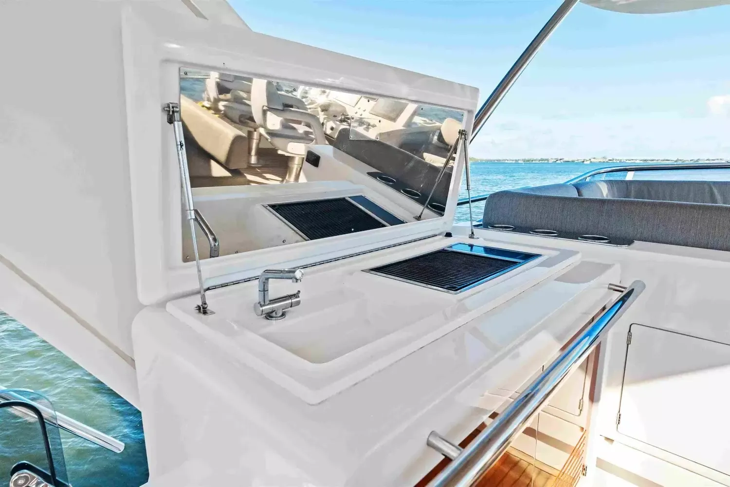 Azimut 66 | The One