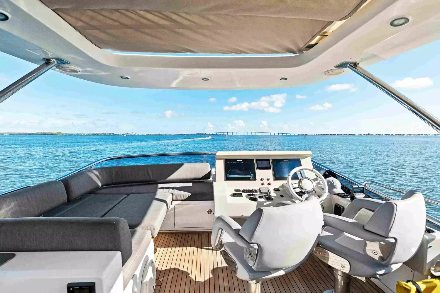 Azimut 66 | The One