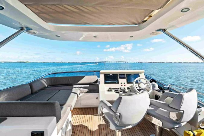Azimut 66 | The One
