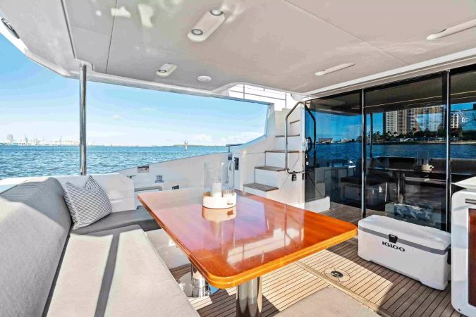Azimut 66 | The One