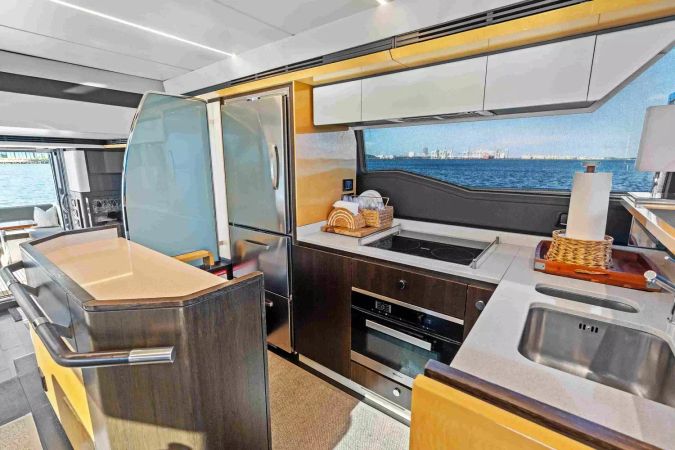 Azimut 66 | The One