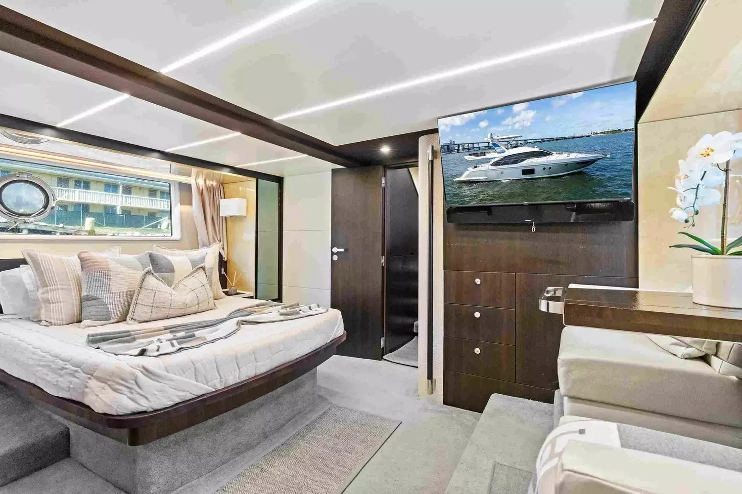 Azimut 66 | The One