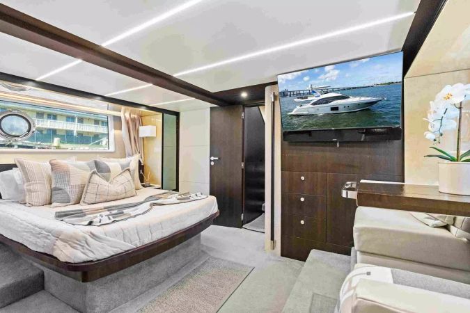 Azimut 66 | The One