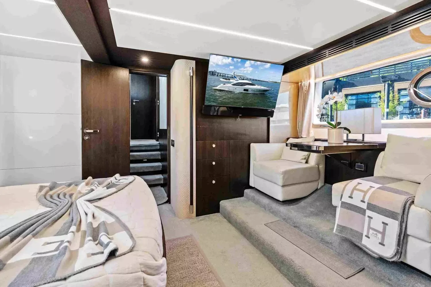 Azimut 66 | The One