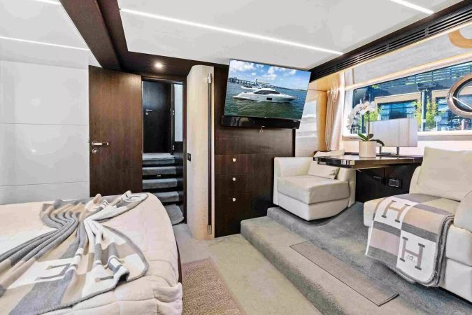Azimut 66 | The One