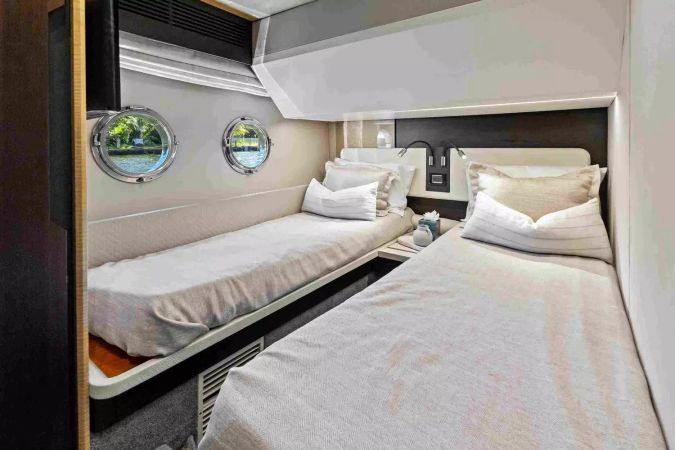 Azimut 66 | The One