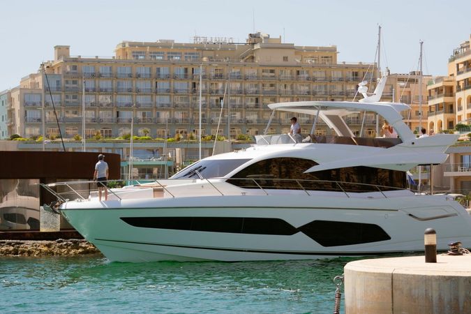 Sunseeker Manhattan 66 | Tsavorite