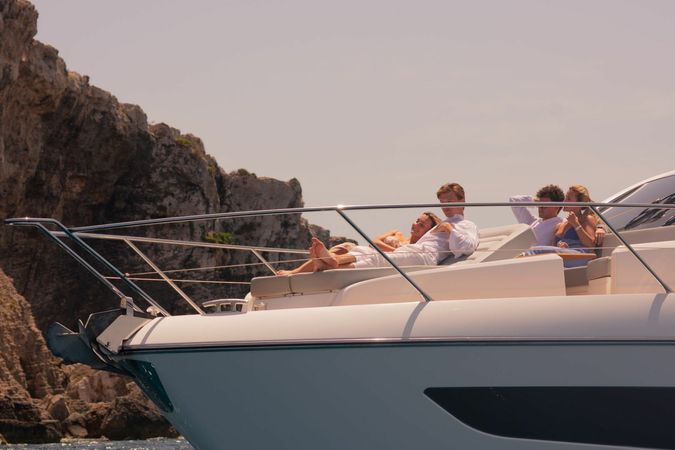 Sunseeker Manhattan 66 | Tsavorite