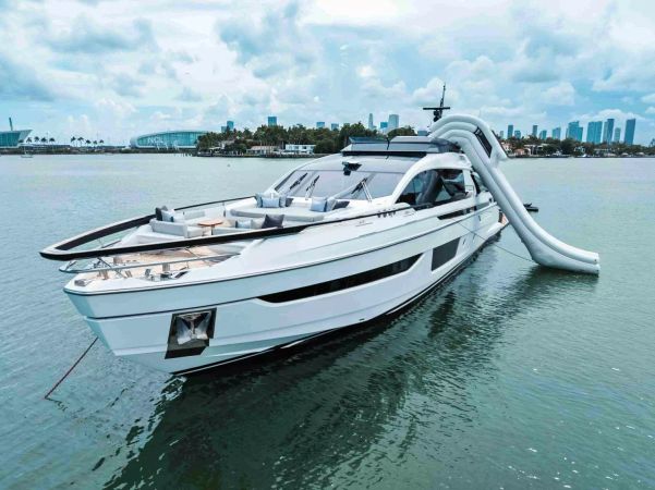 Azimut S10 | Rosa