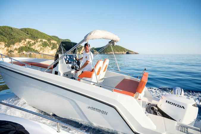 Poseidon 210 | Zef