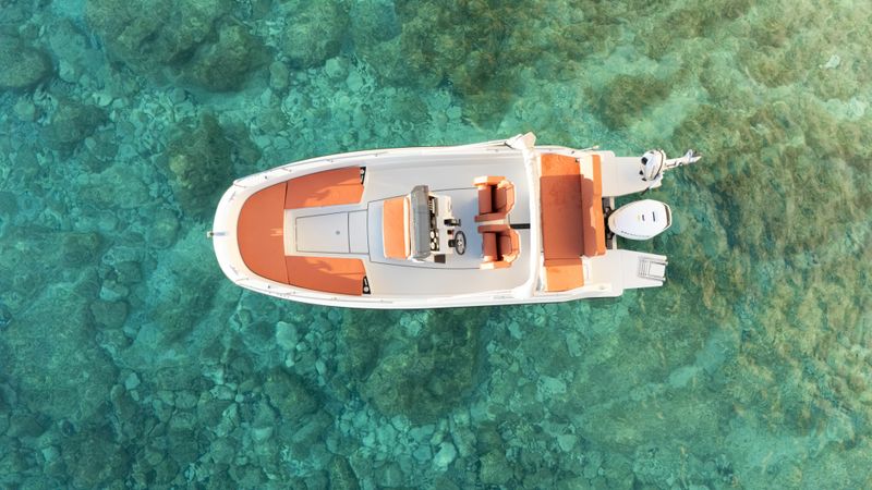 Poseidon 210 | Zef