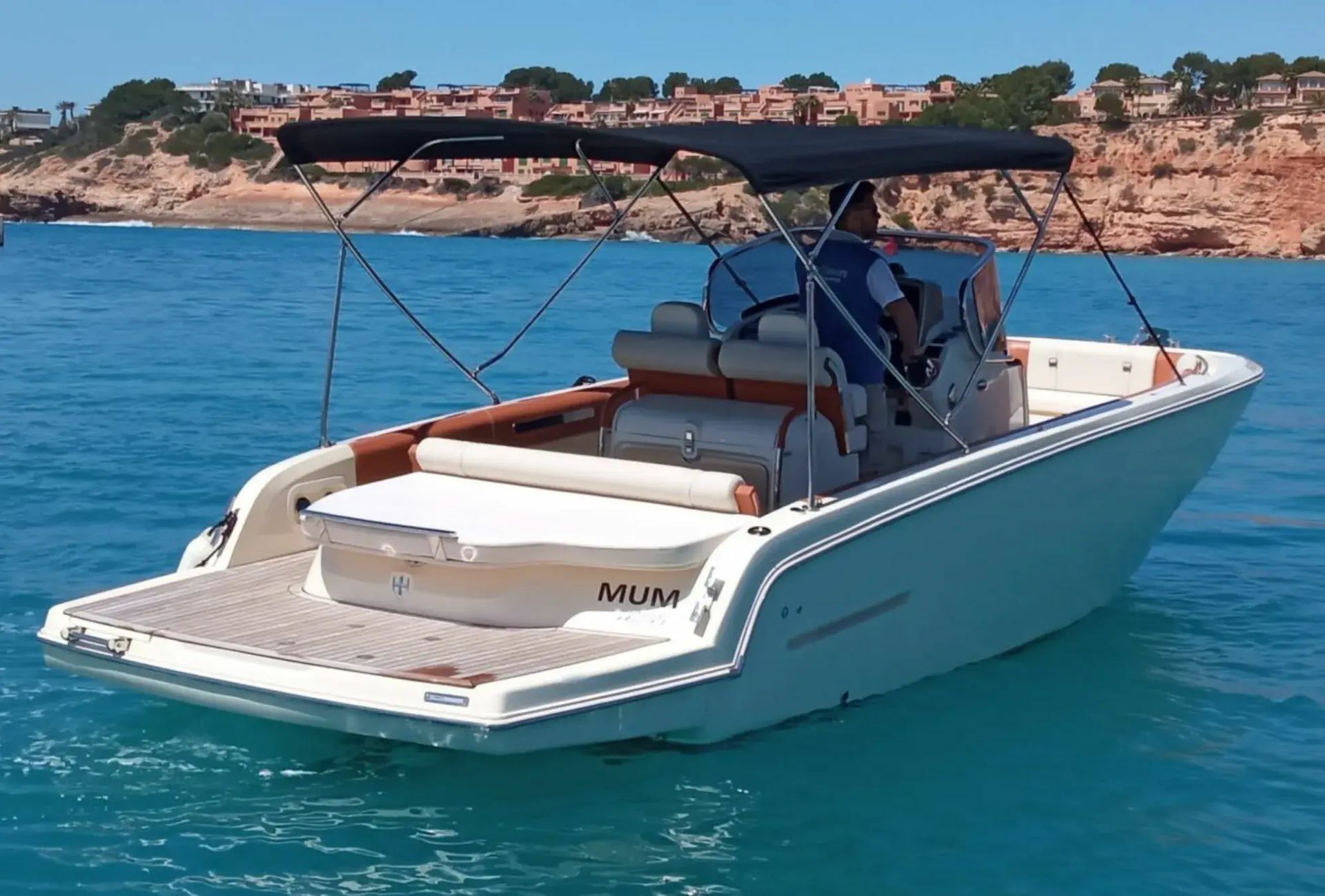 Invictus 280 | Mum
