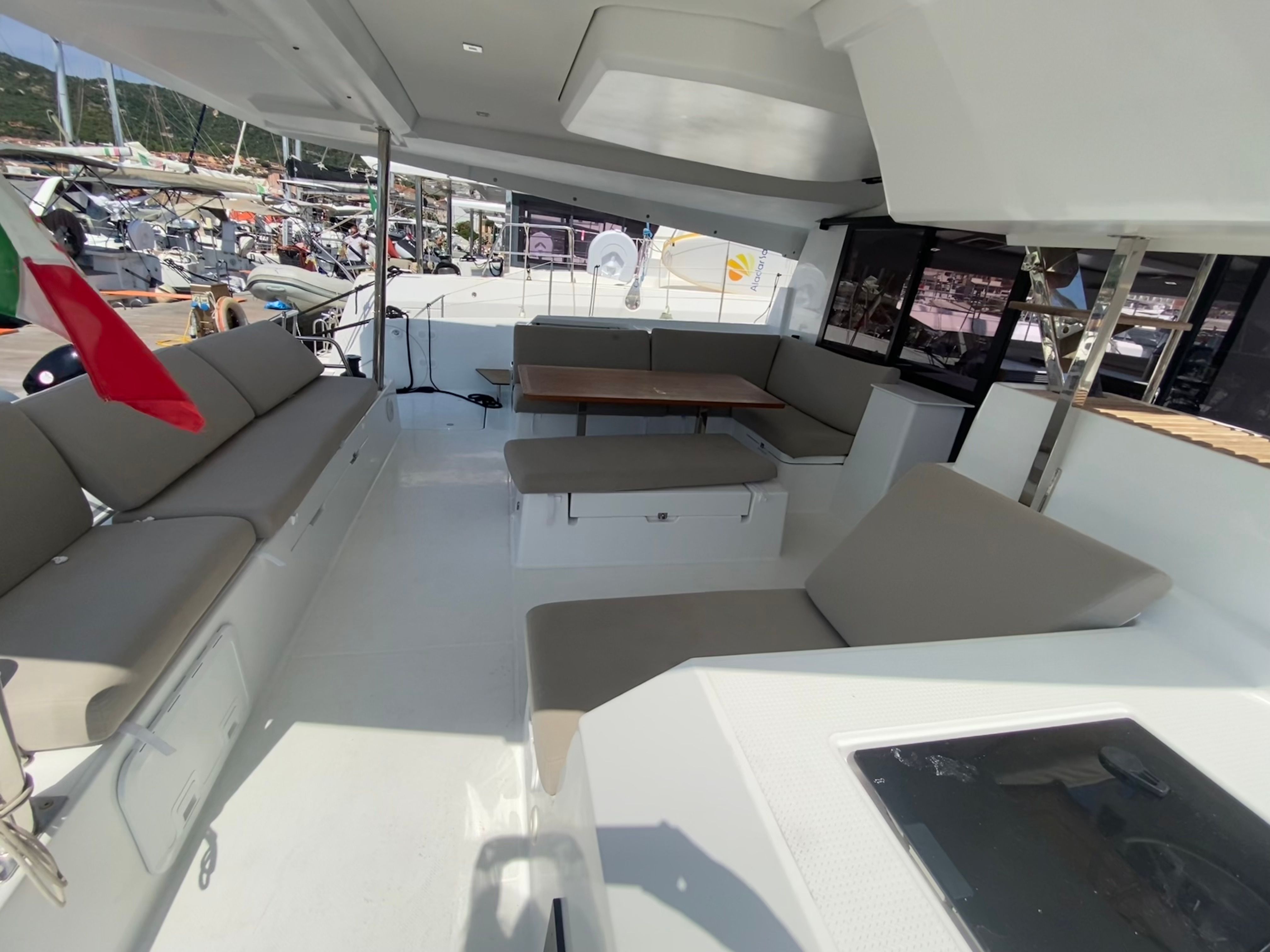 Fountaine Pajot Tanna 47 | Calypso