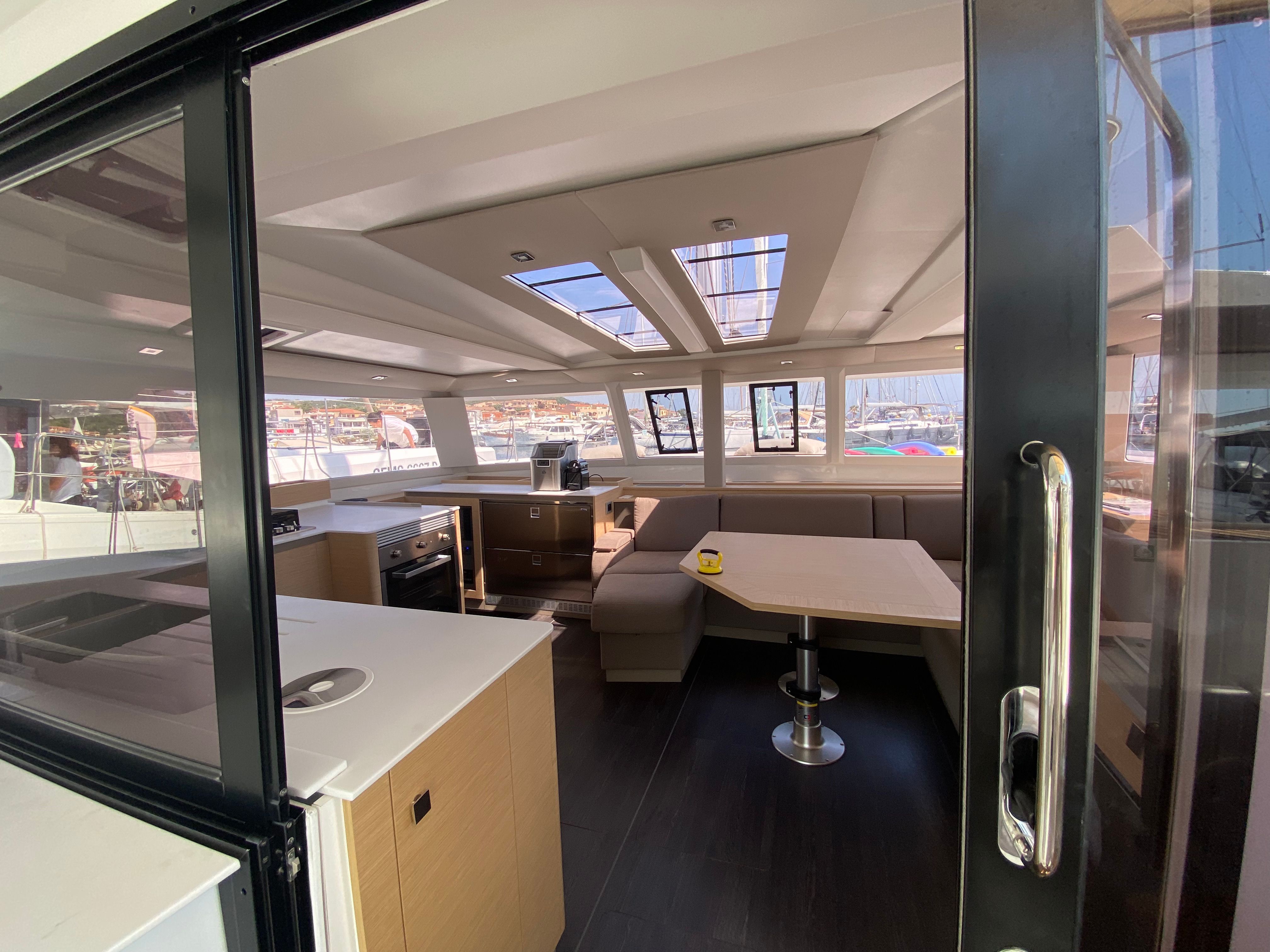 Fountaine Pajot Tanna 47 | Calypso