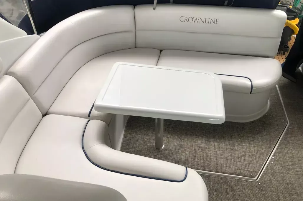 Crownline 340 | Blueberry