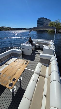 Bentley Pontoons 240 Cruise | Silvia