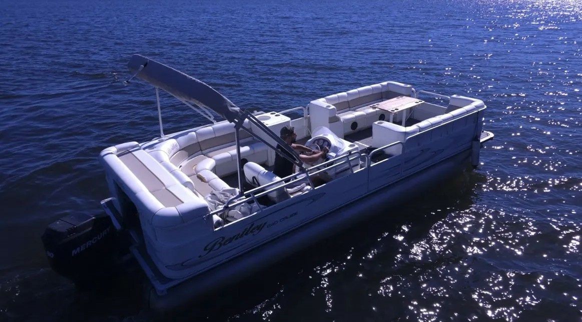 Bentley Pontoons 240 Cruise | Silvia