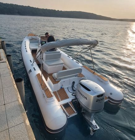 Tiger Marine 750 | Roby 5
